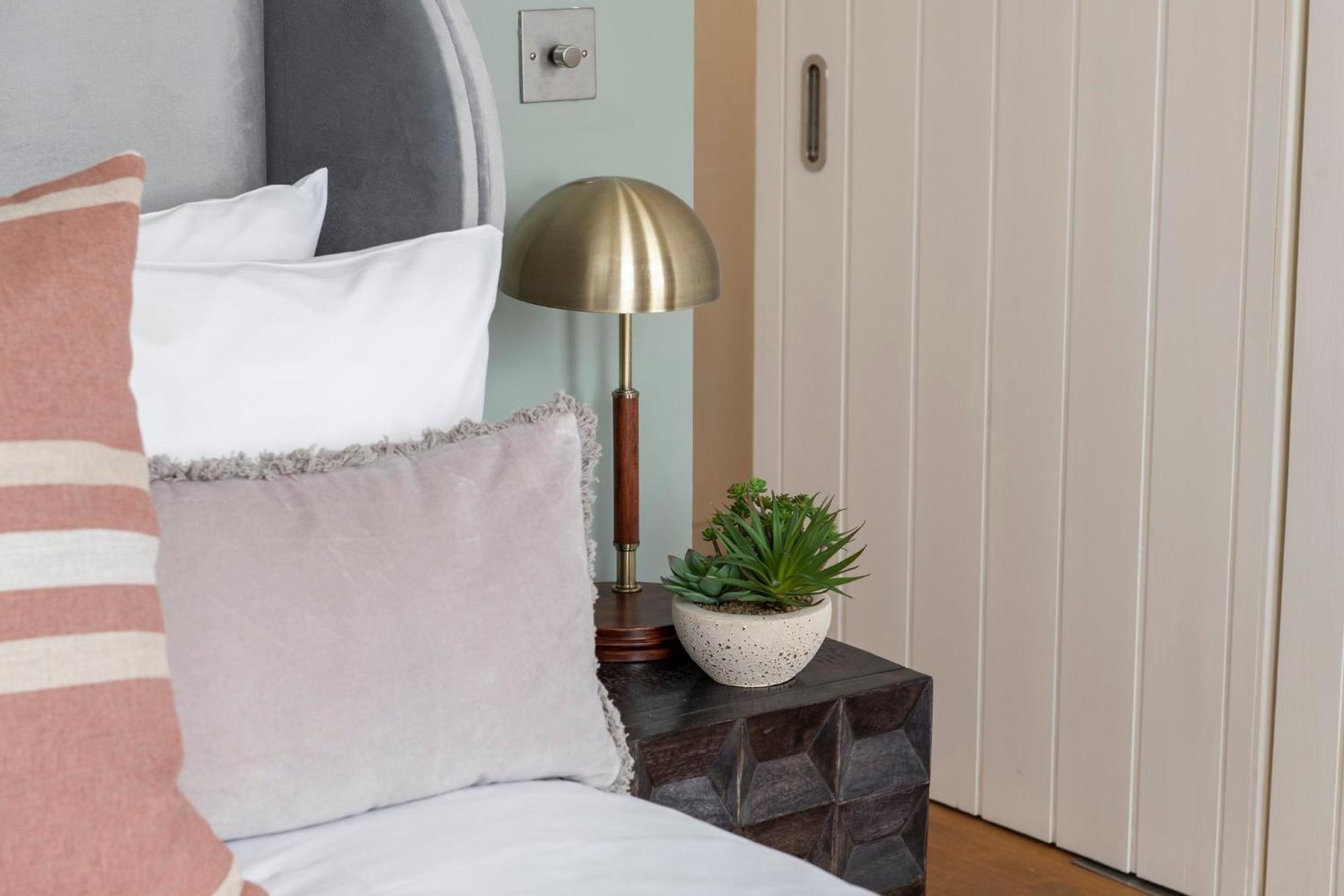 Cove Arne Street Appartement Londen Buitenkant foto